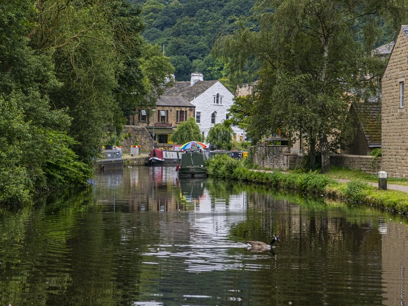Todmorden is a picturesque market town located in the pretty Upper Calder Valley.. It has been described by the Sunday Times as one of the best places to live in the UK, being a haven for foodies, nature lovers and culture vultures alike.