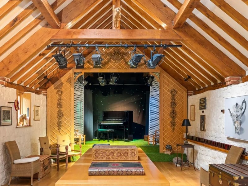 The listing says: "Originally dating from the late 17th century, Manor Farm House is a Grade II listed detached house, tucked away on a quiet lane in the conservation area of the picturesque village of Holybourne." 