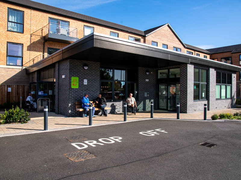 Located at The Sycamores, this friendly café is a hit with walkers. Beyond being dog-friendly, it’s known for its welcoming "home-from-home" atmosphere. ☕ The Sycamores, Holmsley Ln, Woodlesford, Leeds LS26 8RY