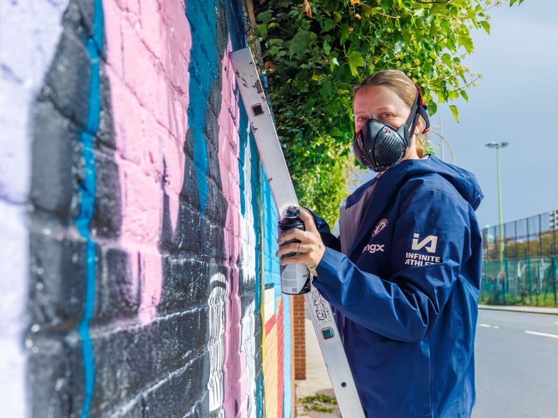 Jeru from Kingston painting mural on the Park Road. Picture:Marcin Jedrysiak