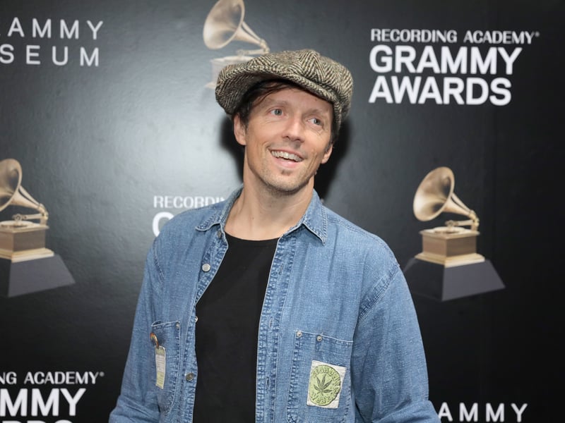 Grammy-winning singer-songwriter Jason Mraz is bringing his acoustic charm to Glasgow. Known for his feel-good hits and positive vibes, his live show is a masterclass in musicianship and an evening of musical warmth. 📍 QMU, 22 University Gardens, Glasgow, G12 8QN