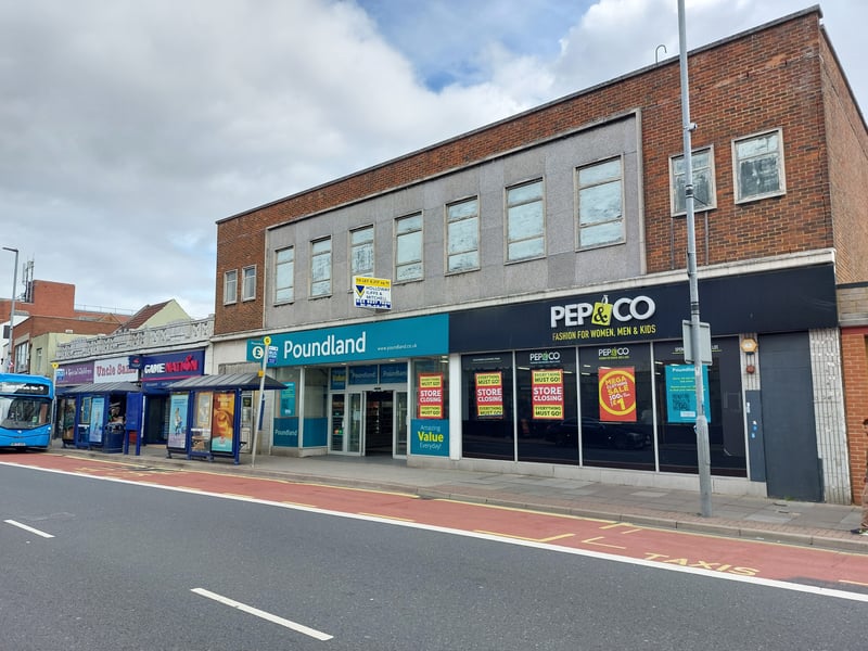 98 London Road is currently up for rent at £4,500pcm.