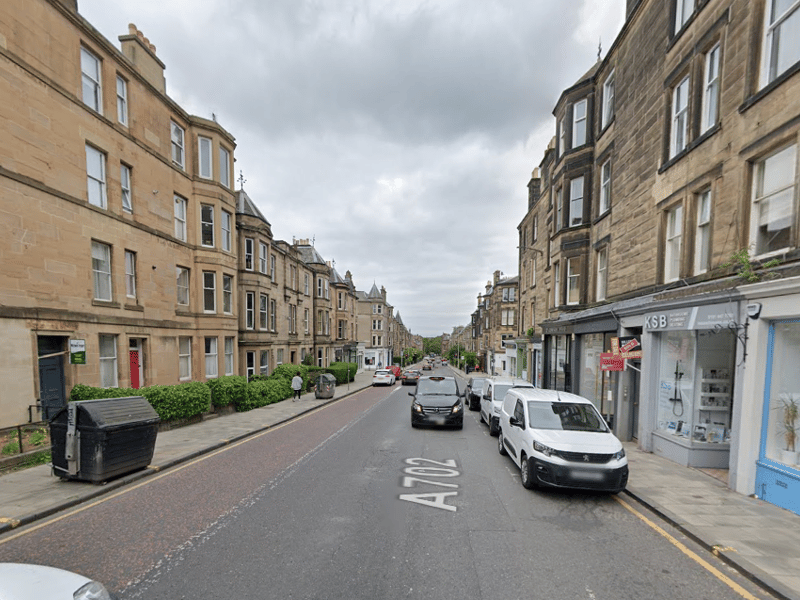 Hillend, Morningside and Fairmilehead are under the EH10 postcode. The average house price here is £497,905 while average monthly rent is £2,008. Fairmilehead, located at the southern edge of the city, is generally known as a family-friendly area that has spacious homes and excellent schools.