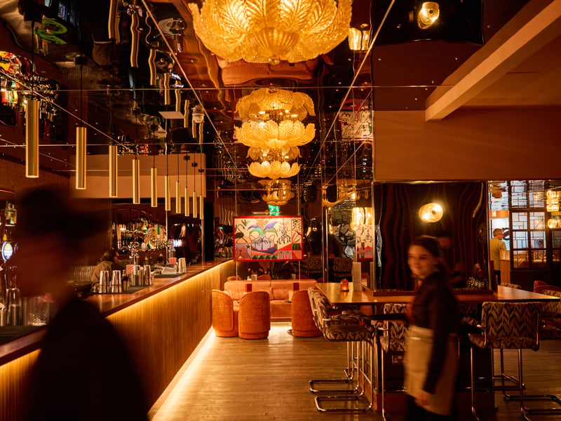 The venue is ideally placed overlooking Bond Street and Albion Street 