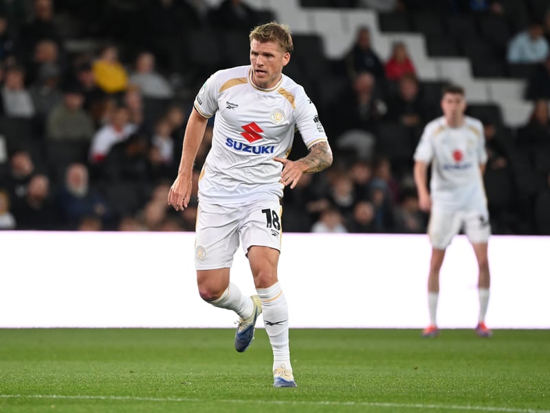 A pretty anonymous outing when he should really have controlled the midfield