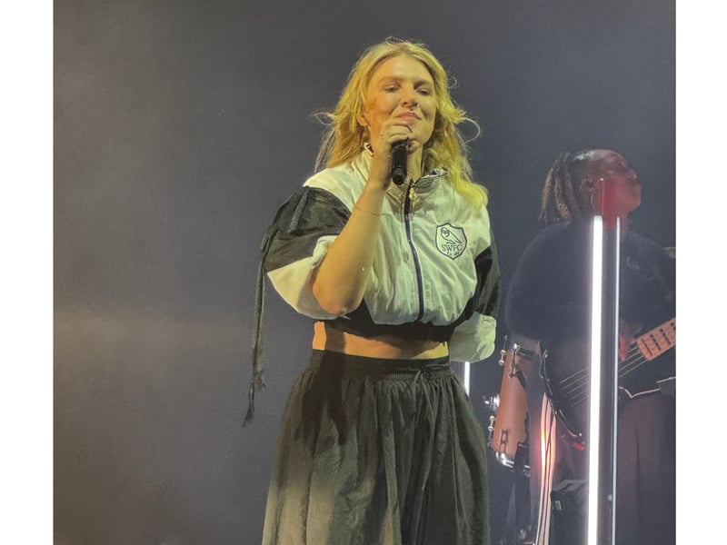 Self Esteem came back onstage for a two-song encore - 'I Do This All The Time' and 'Focus Is Power'.