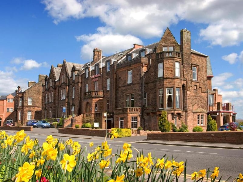 The 86-room Cairndale Hotel & Spa is located in Dumfries and offers a two storey adults-only including a thermal pool with hydrotherapy jets, water blades and airbeds, mud Rasul, aroma steam room infused with ylang ylang and lime blossom, herbal steam room infused with eucalyptus and mint, Himalayan salt and infrared saunas, herbal lounge, a therapist-led double Hammam (the first in Scotland), couple’s private bathing suite, ‘Brass Monkey’ ice bath and six treatment rooms. There's also a dry relaxation space with dedicated juice bar and four water beds. When it comes to food there’s a dedicated cafe serving breakfast, lunch, afternoon tea and dinner, and a new casual dining restaurant, The Oak, which was opened earlier this year.