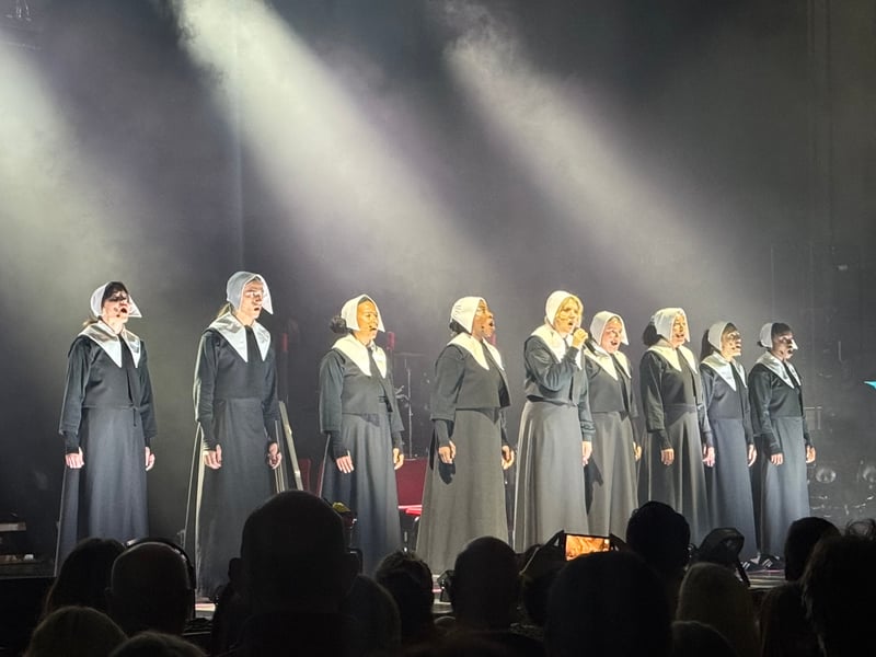 Self Esteem was soon joined onstage by here troupe of dancers and backing singers.