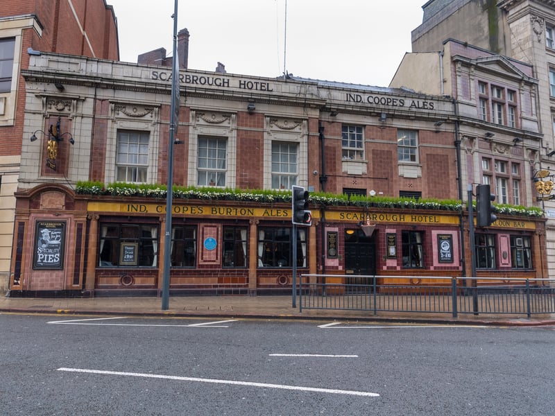 Celebrate in one of Leeds' most iconic city-center pubs. Enjoy a weekend of Scottish-themed specials and a wide array of whiskies right next to the station. 📍 Bishopgate Street, Leeds, LS1 5DY