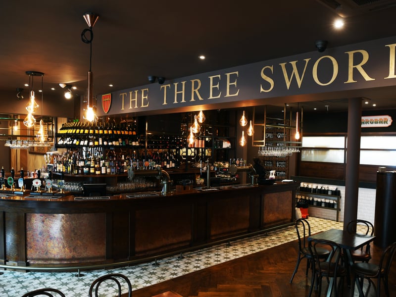 The Three Swords in Horsforth serves up an excellent selection of drinks from Kirkstall Brewery. Its food offerings are Indian small plates, such as Masala chips, chicken wings with Tikhi chutney and paneer bread pakora.