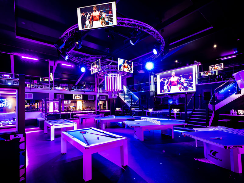 Ballin’ is a space which has something to suit everyone’s taste, from large TV screens to pool tables. It serves up a bottomless brunch every Saturday which themes such as Disney and Ibiza.