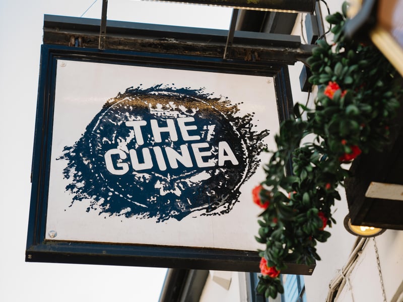 The Guinea in Tunbridge Wells serves up a two-course bottomless brunch, which features bottomless drinks, delicious main meals such as pasta and burgers and finished with a chocolate brownie.