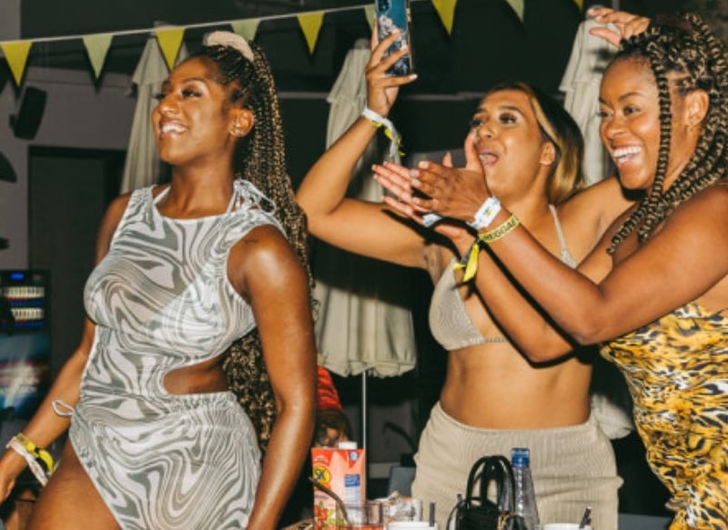 The Reggae Brunch is a UK-Wide event which has a reggae music theme, with the bottomless brunch food options Jamaica-inspired.