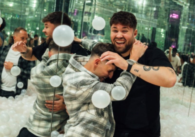 Unlock your inner child at London’s Ballie Ballerson as you get to play in a ball pit while enjoying 90 minutes of bottomless drinks served alongside pizza.