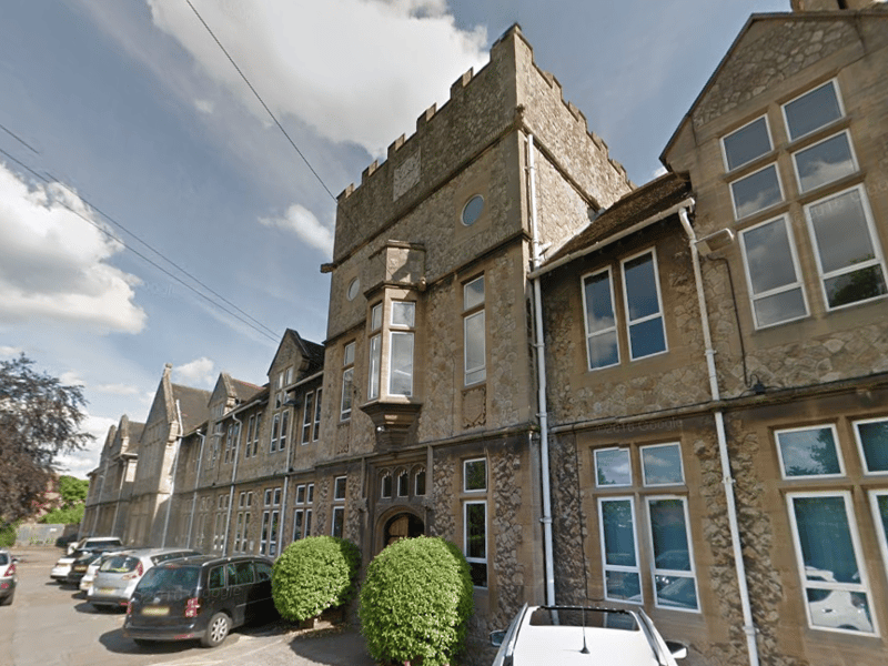 Yet another selective girls’ secondary academy, this one is in Dartford, Kent.
The Telegraph also gave it an overall score of 39 out 40. In the 2023/24 school year, 78.8% of its pupils achieved a grade of 5 or more in at least 5 different GCSEs.