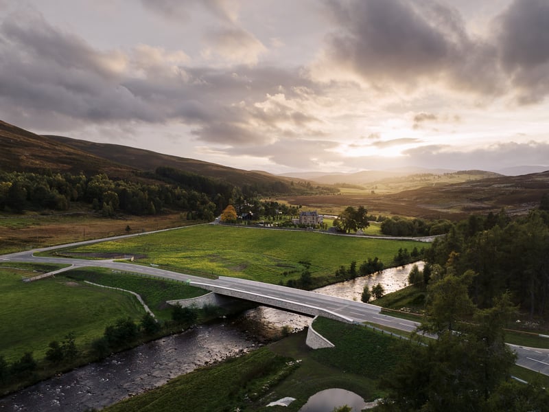 The bridge provides a new route over the River Gairn, diverting traffic away from the Category A-listed Gairnshiel Bridge, which was no longer suitable for modern-day traffic. RIAS said the bridge offers "a simple but confident companion to the historic crossing" which has been set aside for pedestrian use