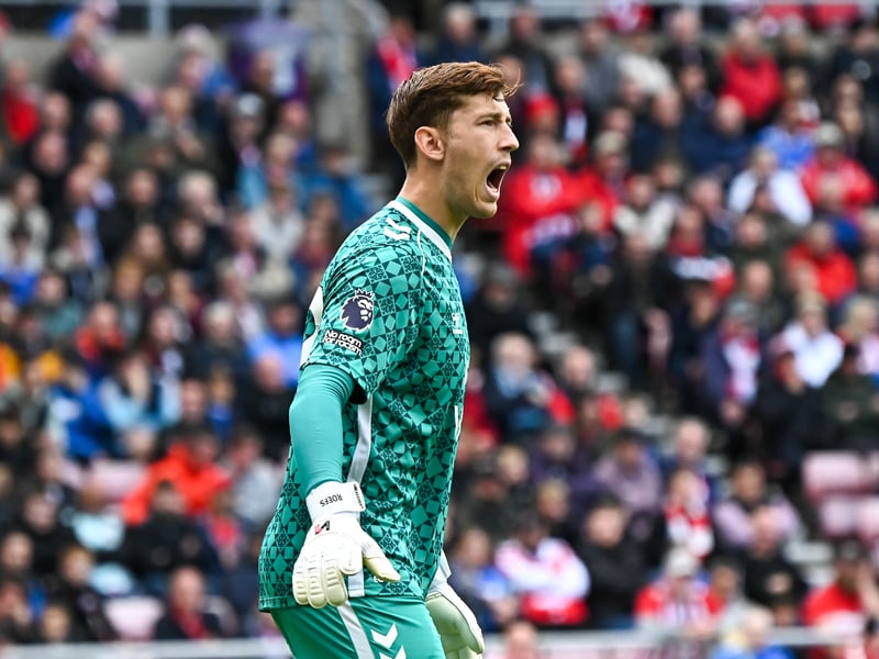 Didn’t have too many saves to make, one good block in the second half when he palmed a volley away from trouble. Distribution wasn’t quite as dependable as usual with some loose passes, but played his part. 6