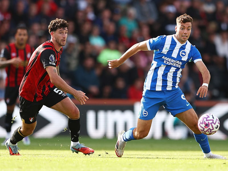Looked lively and physical upfront on his full debut. Involved in the first two goals and denied a second half goal when his lobbed effort was superbly cleared off the line.