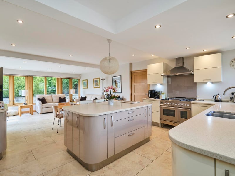 Dining kitchen