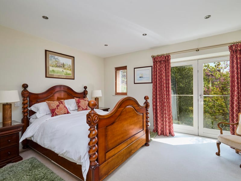 Guest bedroom