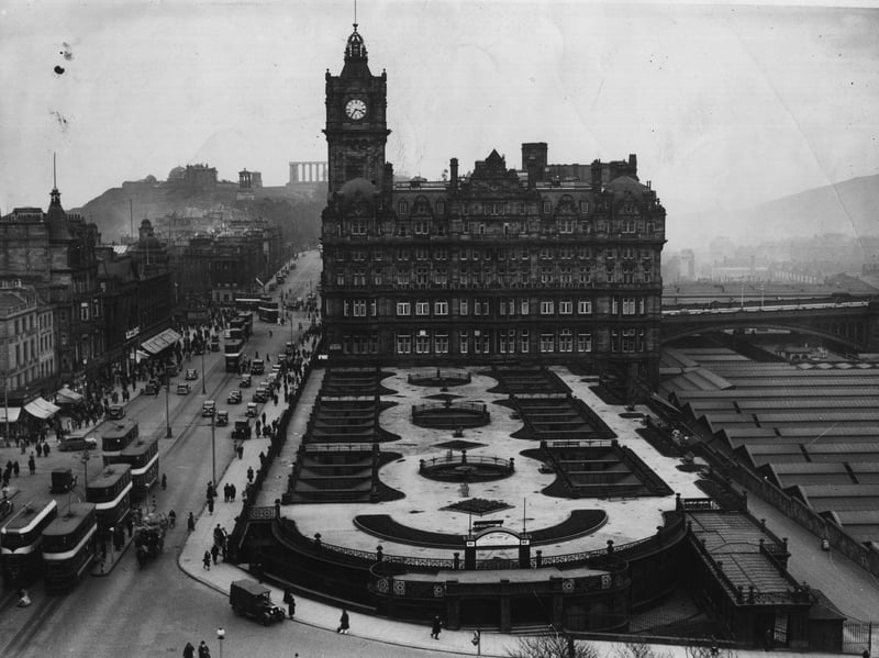 The original Waverley Market on Princes Street, Edinburgh, was built in 1875 and boasted a picturesque roof garden. The market was demolished to make way for the shopping centre of the same name, which opened in the 1980s. The old roof garden can be seen here, with the North Bridge Hotel behind.