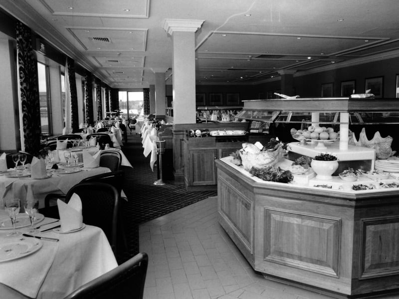 Inside the restaurant at Marina Post House Hotel, Hull, in June 1987
