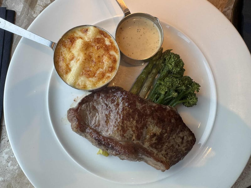 From the grill my partner said the 8oz sirloin steak was cooked to perfection, served with Fries, Mac ‘n’ Cheese & Spring Greens.