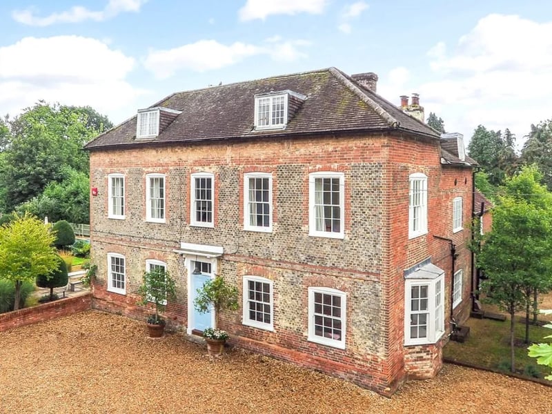This six bedroom home in Catherington is the epitome of charming with its period features and cottage vibes. 