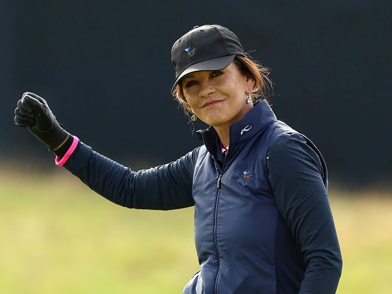 Catherine Zeta-Jones on the St Andrews Links.