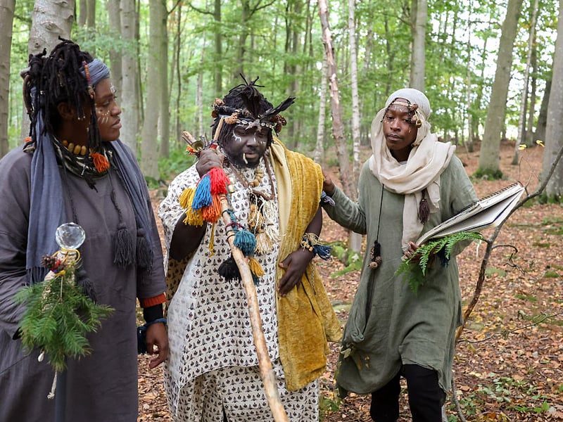 Once the king, queen and their handmaiden were evicted from the private land they moved to nearby council-owned land.