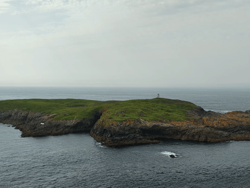Landing can be achieved by small craft in one of two sheltered bays, subject to tide conditions, at Geo lar to the north or Geodha Ear to the south.