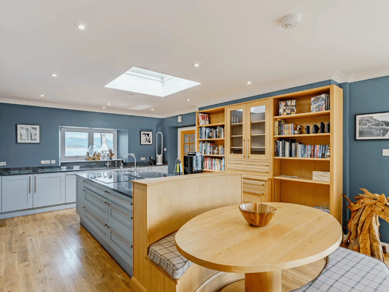 Here, you can unwind in front of the woodburning stove, rustle up an evening meal in the kitchen and enjoy breakfasts together around the dining table.