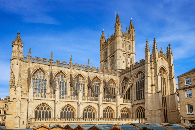 The historic city makes for the ultimate weekend escape, with Roman attractions set alongside a recently revived restaurant and bar scene. Visitors can explore the ancient Roman Baths, admire the stunning Gothic architecture of Bath Abbey, and take a stroll along the elegant Royal Crescent, one of the city's most iconic streets. The historic city also makes for a great launch pad for some of England's iconic Lochs and wilder areas of its breathtaking landscapes. 🎯 97.78