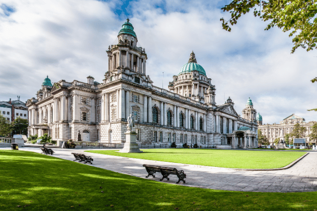 Set against a backdrop of handsome cobbled streets and dapper Edwardian buildings, Belfast is undoubtedly one of the most charming cities in the UK—something that more and more travellers are discovering. A trip to the city would not be complete without visiting the historic Belfast City Hall, the birthplace of the RMS Titanic at the Titanic Belfast museum, or a journey into Northern Ireland's past with a Black Taxi Tour of the city's famous wall art. 🎯 90.00