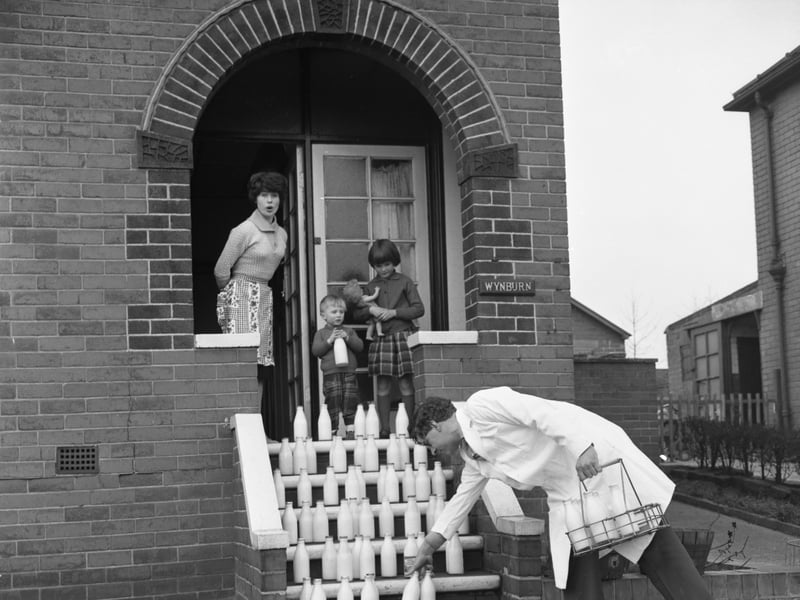 This 1964 advert for milk shows 60 pints being lined up on the doorsteps to a family home. It was created to promote the door-to-door milk delivery service and to remind customers to cancel the delivery when they go on holiday