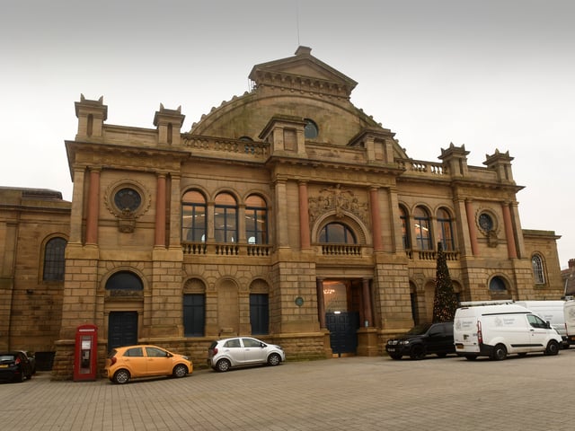 Terry Skill said: "Donny Corn Exchange in the early 60s , big plate a chips and gravy for a tanner, special treat on pay day , chuck a sausage on."
 

