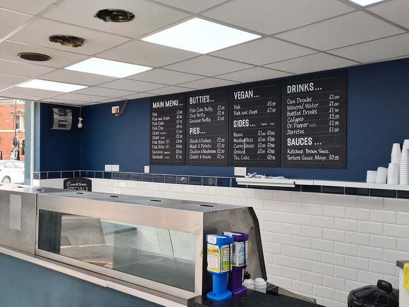 Saltd & Batterd on Woodhouse Lane has a 4.9* rating from 15 reviews. A Tripadvisor reviewer said: “Very delicious fish and chips, the portion is very large, and there are many sauces to choose from. The staff here are very friendly and the shop is easy to find, just opposite the University of Leeds.”