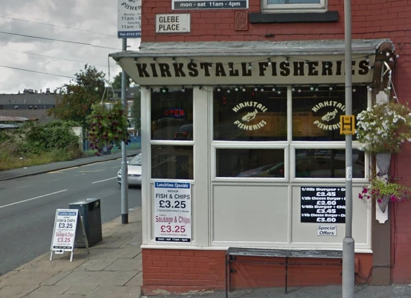 Serving the Kirkstall community with a smile and a crunch. A classic hidden gem for those who know exactly where to find the perfect batter. It’s exactly what a proper English chippy should be. 🍴 4 Morris Ln, Kirkstall, Leeds LS5 3JD