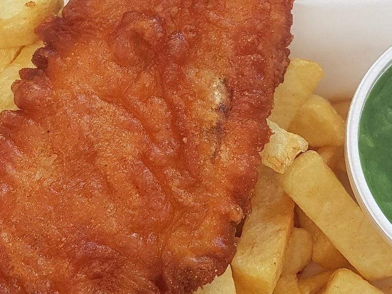 Fish and Chips @ Number 3 on Lane End has a 4.9* rating from 12 reviews. A Tripadvisor reviewer said: “Lovely fish and chips by two lovely ladies, this is my local and I’m very pleased it is almost on my door step.”