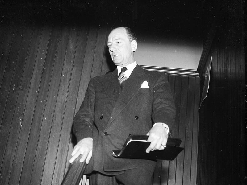 Sir John Gielgud during a Shakespeare recital from the anthology 'The Ages of Man'  by George Rylands in Edinburgh's Freemasons Hall in 1957.