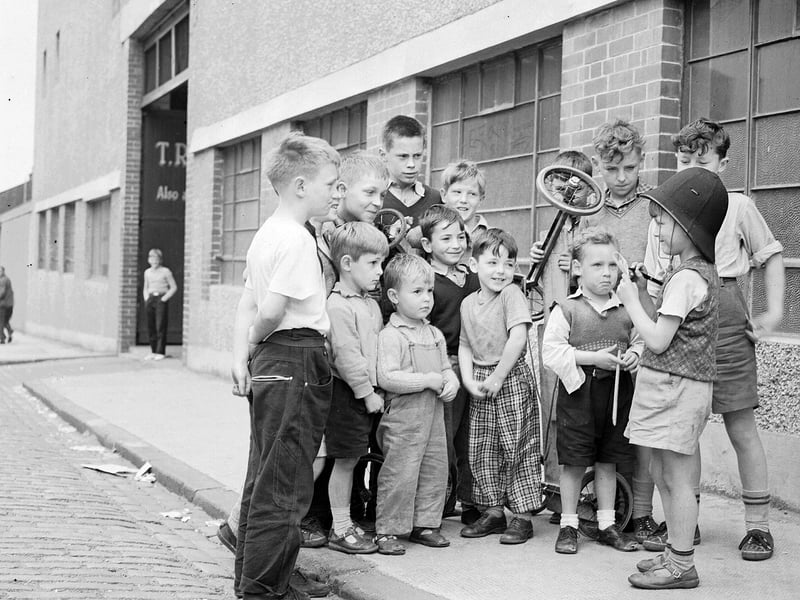 Children playing on Edinburgh's South Fort Street in July 1959.