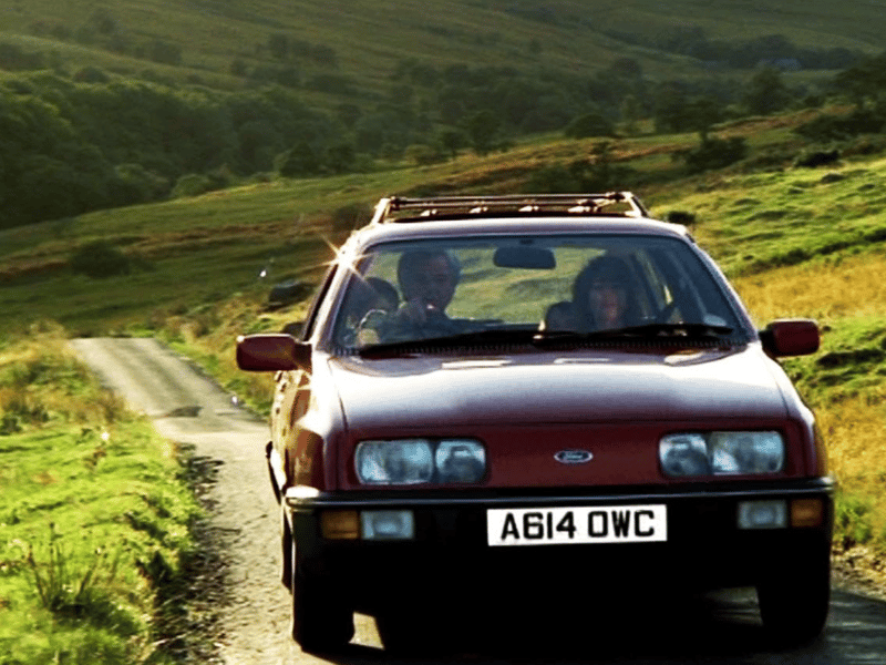 This upbeat cult comedy follows two unemployed young men from Edinburgh who decide to become modern-day highwaymen, wearing Wolfman and clown masks while robbing tourist buses in the Highlands. With a brilliant soundtrack by Big Country, it is a fun, energetic caper set against the gorgeous backdrop of Glencoe and the Edinburgh-to-Highlands tourist trail.