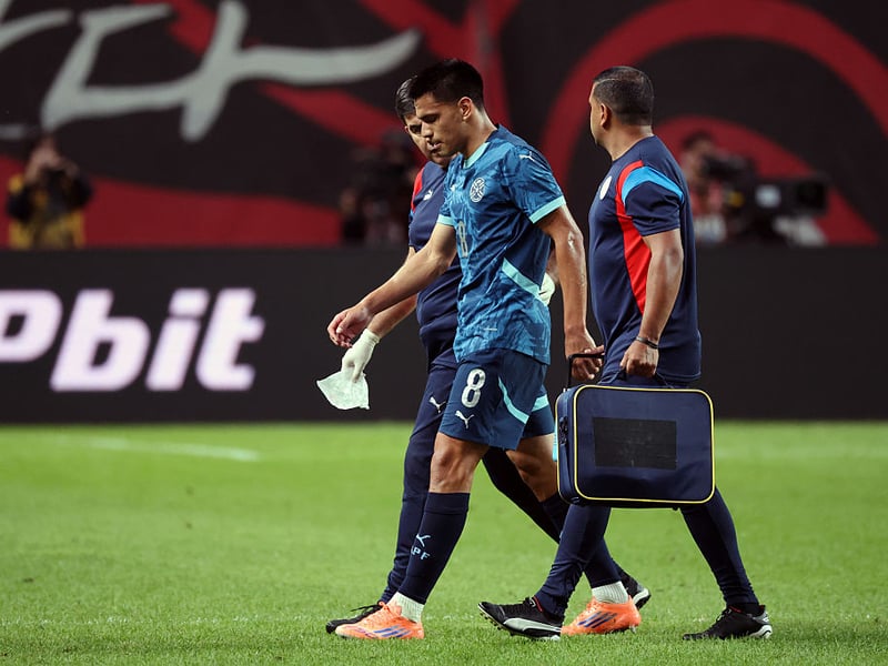 The midfielder returned from the international break with a thigh issue following two friendly matches. Hurzeler was not happy!