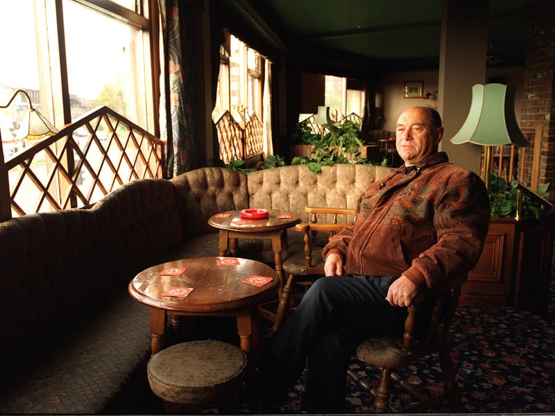 Club president Peter McMasters relaxing in the lounge at Sheepscar WMC in October 1995.