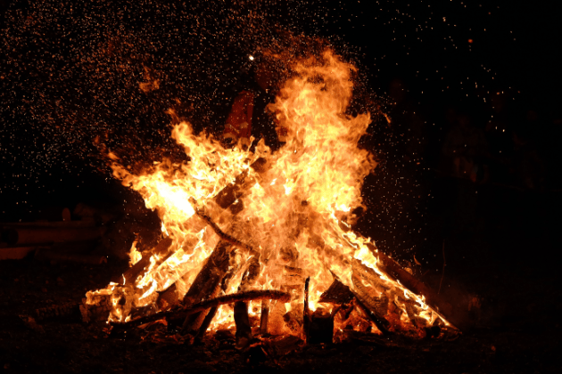 Celebrate Bonfire Night with stunning countryside views at The Old Horns Inn in High Bradfield. This popular pub hosts a classic community bonfire and fireworks event, offering a traditional, festive atmosphere away from the city centre crowds. 📍 The Old Horns Inn, High Bradfield, Sheffield, S6 6LG