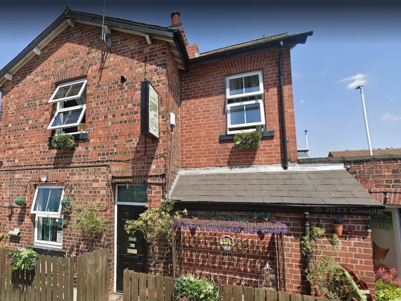The Station House Cafe & Bistro in Garforth has a 4.8* rating from 345 reviews. A Tripadvisor reviewer said: “Met with friends for lunch. Had an absolutely fabulous time. Lovely Italian food. First class service. Nice ambience in a little private upstairs room. Can’t fault the place. Back soon hopefully.”