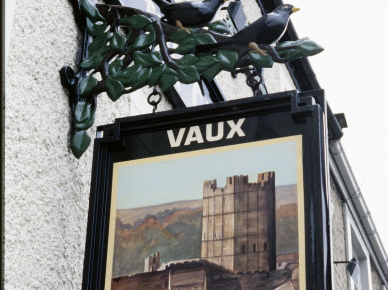 The Castle Tavern, Market Place, Richmond, North Yorkshire, in 1989