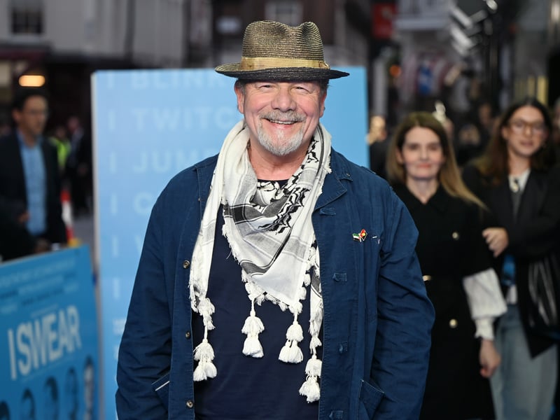 Peter Mullan began acting on stage when he was a student of economic history and drama at the University of Glasgow. His father was also a lab technician at the uni. 