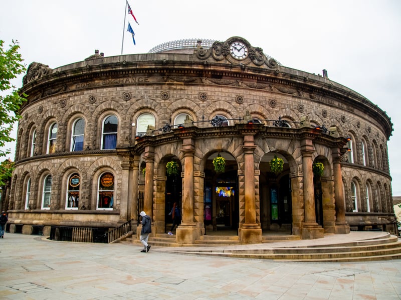 It is the undisputed crown jewel of Leeds independents. This year, it's a one-stop shop for every type of mum. You can visit The Plant Point for rare indoor greenery, The Great Yorkshire Shop for 'Yorkshire Lass' mugs and local hampers, or The Cheesy Living Co. for a bespoke charcuterie box. 🎁 Call Ln, Leeds LS1 7BR