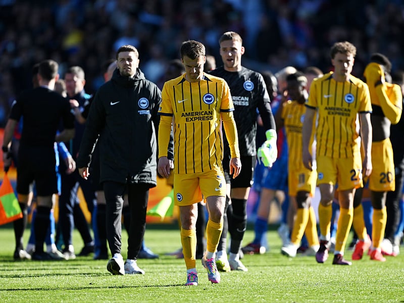The winger is likely to be out until the new year as he battle backs from long term knee issues
